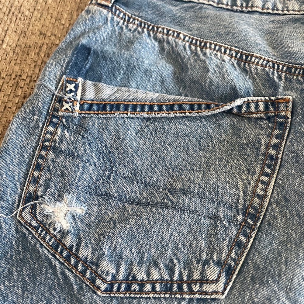 American Eagle 90s boyfriend shorts size 8 - Picture 5 of 11